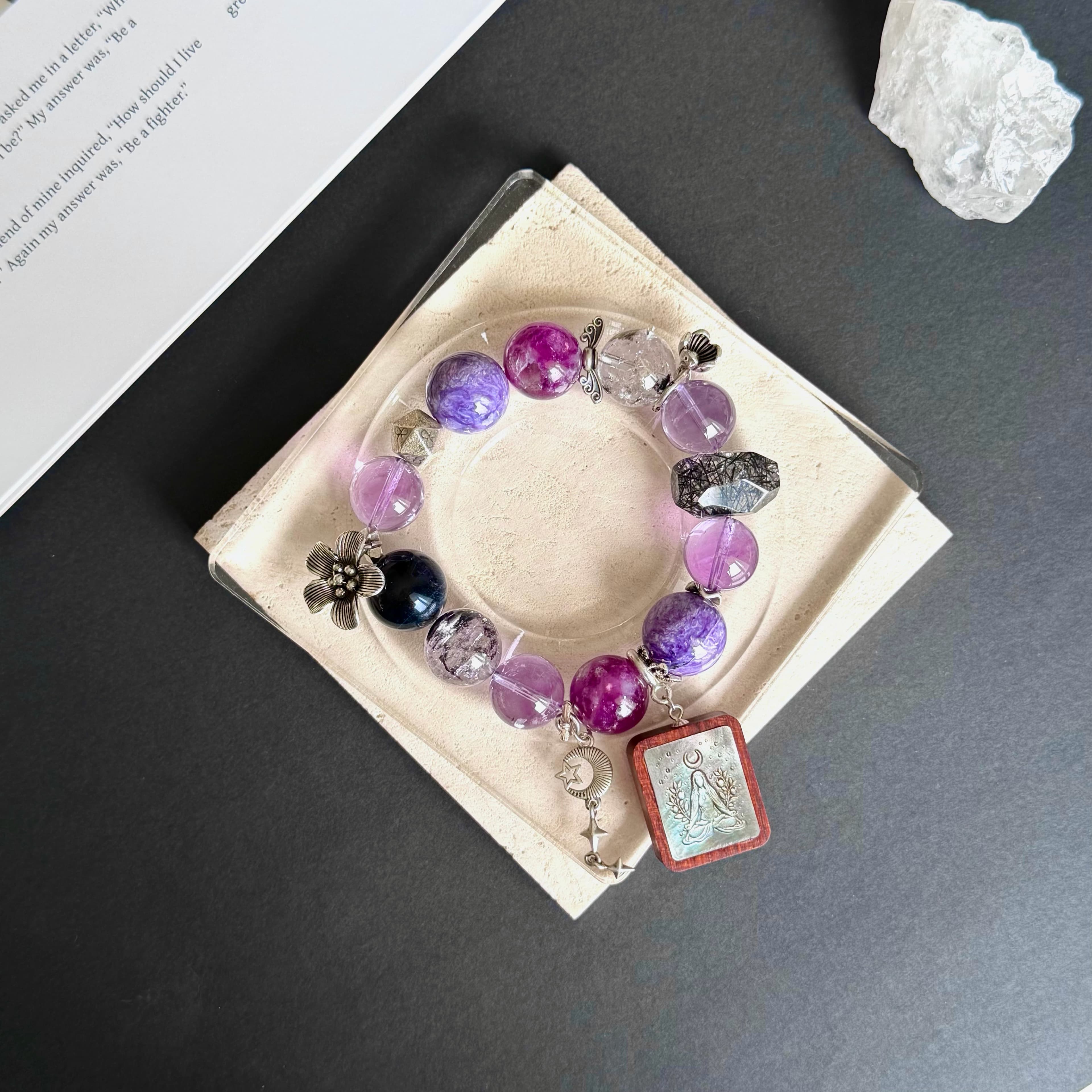 清風朗月 · 女祭司
